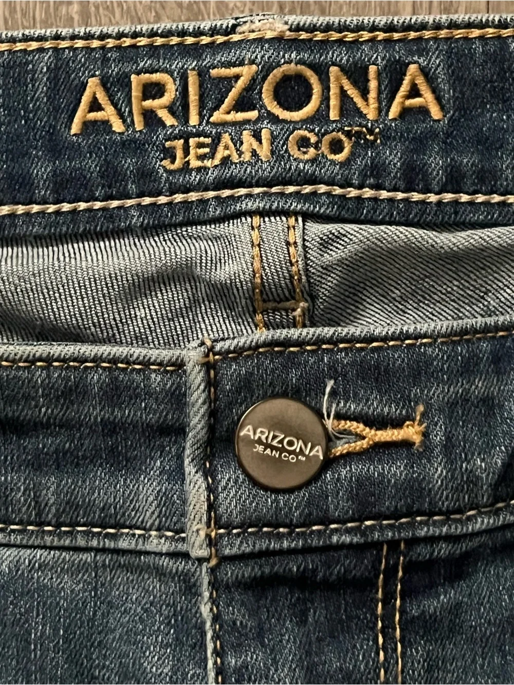 Arizona Jean Company Women's Bootcut Jeans in Faded Blue Denim